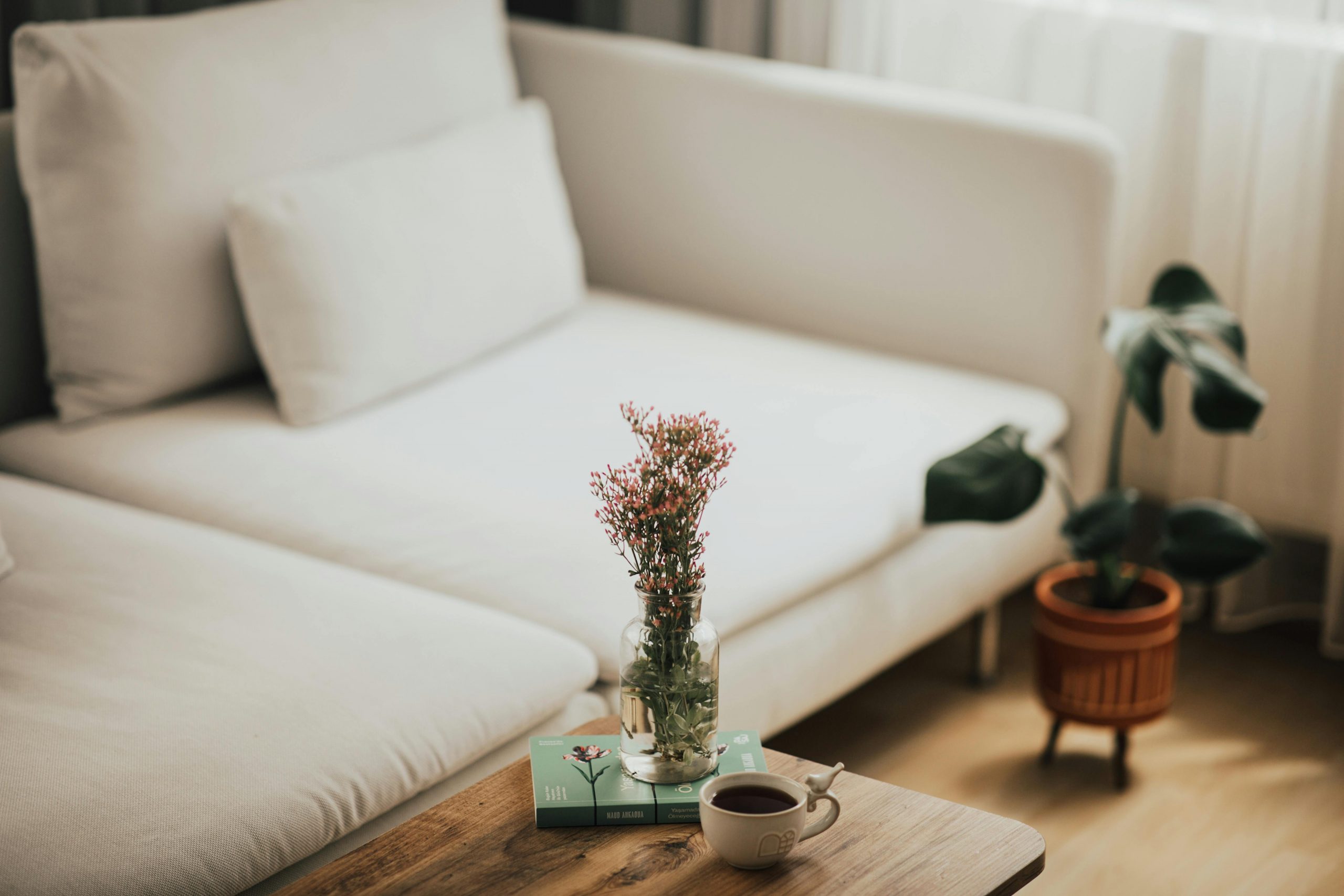 How to Decorate a Home on a Budget With DIY Projects